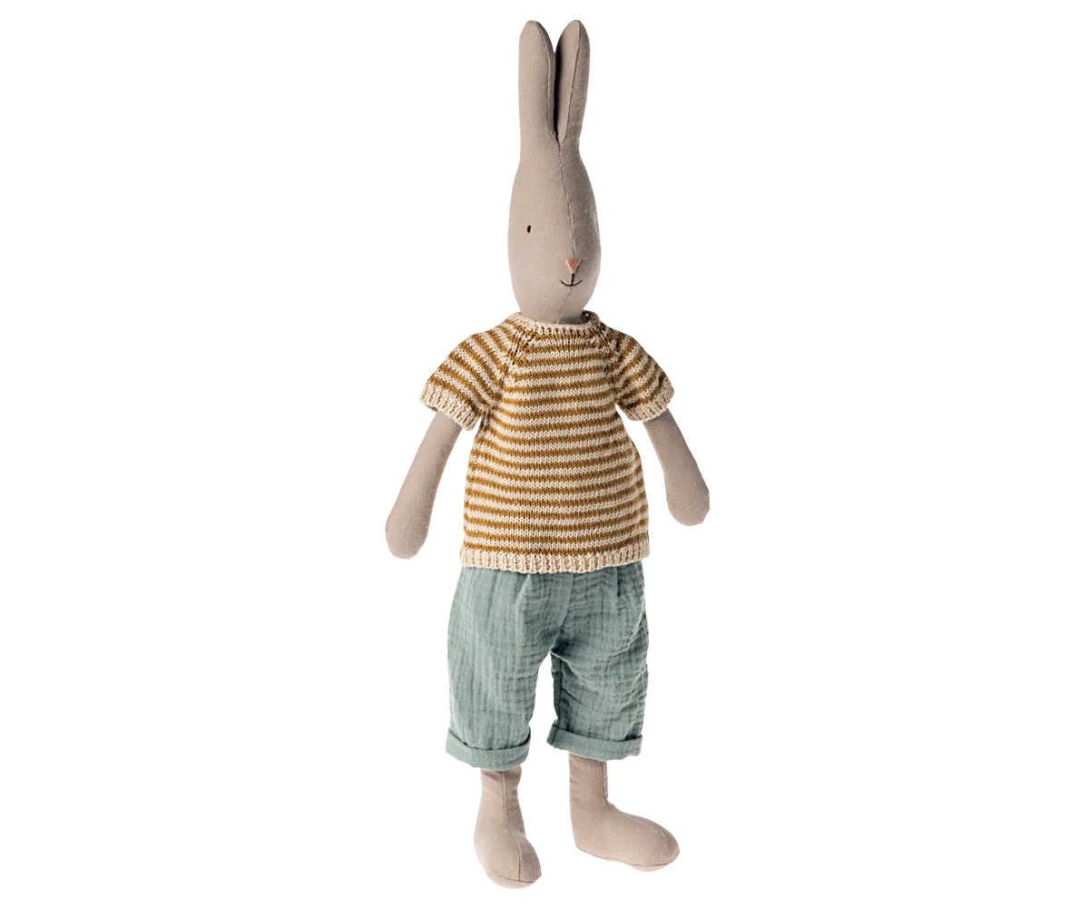 Conejito jersey y pantalones