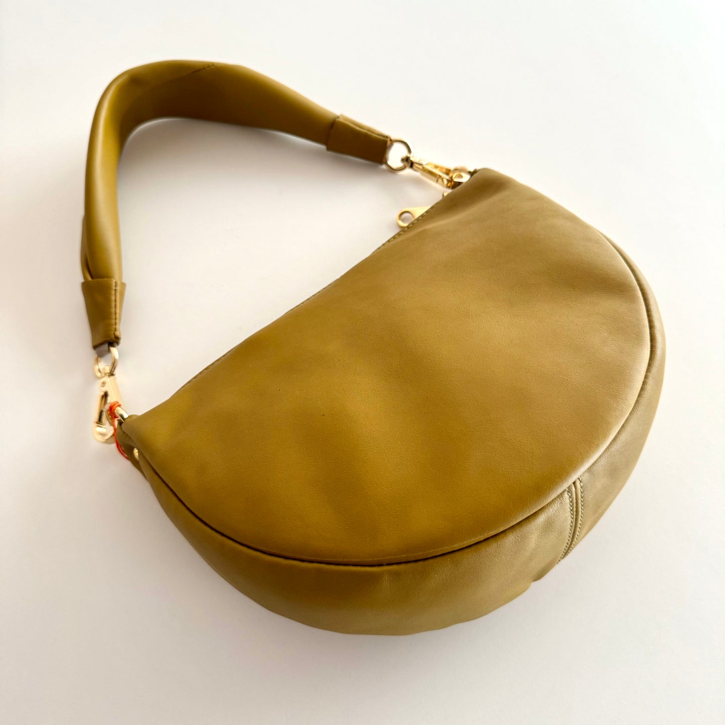 Bolso góndola pequeño verde.