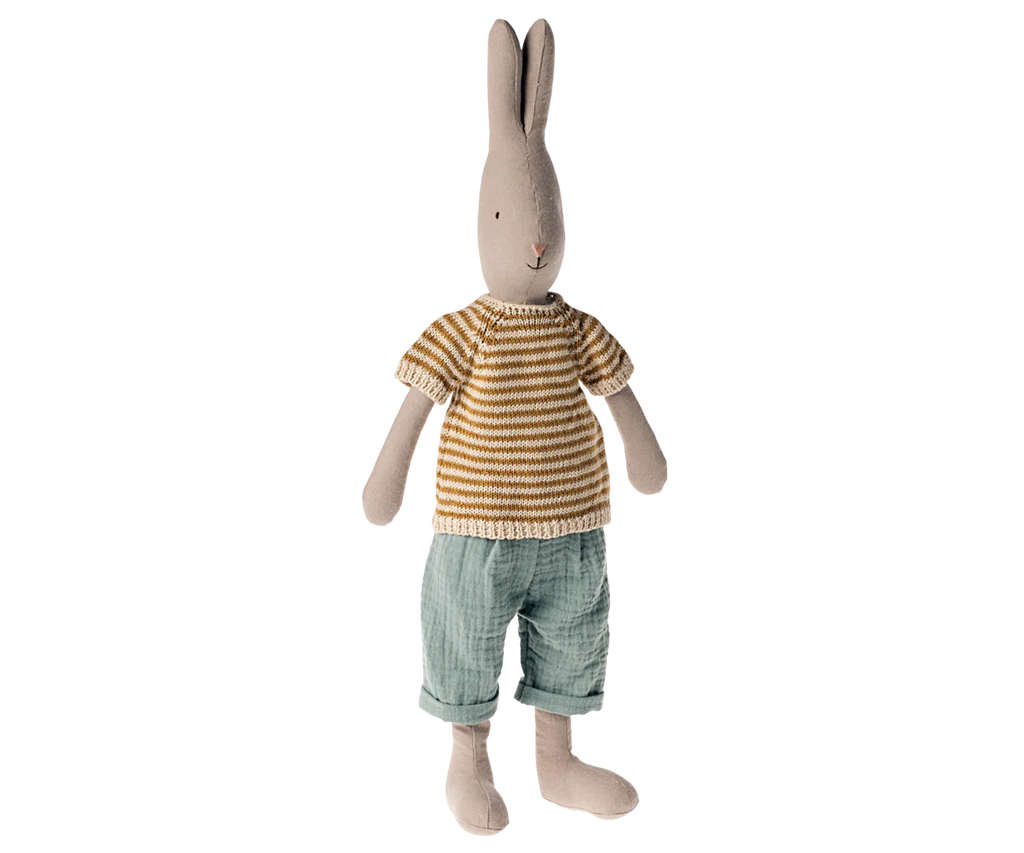 Conejito jersey y pantalones